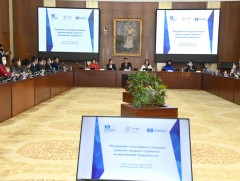 “Жендэрийн тэгш байдлыг хөхиүлэн дэмжиж, жендэрт суурилсан хүчирхийллийг бууруулах нь” хурлыг зохи..