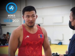 Ө.Батзул Монголын бөхчүүдийн салхийг ялалтаар эхлүүллээ