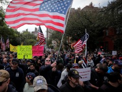 Нью-Йорк хотын захиргаа вакцин хийлгээгүй төрийн албан хаагчдыг ажлаас чөлөөлнө