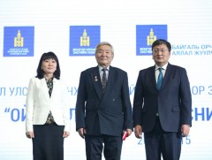 Ш.Болдод Байгаль орчны гавьяат ажилтан цол хүртээв