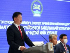 “Сүхбаатар” хөлөг онгоцыг татан гаргасан ажилтан, алба хаагчдад талархал илэрхийлэв