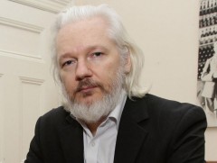 Жулиан Ассанж онц дэглэмтэй хориход байх хугацаандаа бичил цус харвалтад өртжээ