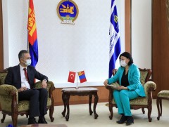 Бүгд Найрамдах Турк Улсаас Монгол Улсад суугаа Онц бөгөөд Бүрэн эрхт Элчин сайд Зафер Атешийг хүлэ..