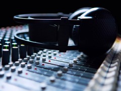 Шинэ жилийн ая дууны мэндчилгээ