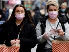 Их Британид коронавирусний ихэнх хязгаарлалтыг цуцаллаа