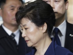 БНСУ-ын ерөнхийлөгч асан Пак Гын Хэ шинэ оны босгон дээр суллагдлаа