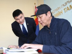 Судлаач Х.Баатархүү номынхоо дээжийг өргөн барив