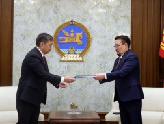 “Хүнсний хангамж, аюулгүй байдлын талаар авах арга хэмжээний тухай” УИХ-ын тогтоолын төслийг өргөн..