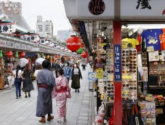 Япон улс гадаадын жуулчдыг хүлээн авч эхэлнэ