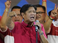 64 настай сенатч Фердинанд Маркос Филиппиний Ерөнхийлөгчөөр сонгогдлоо