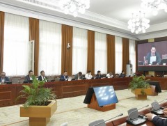 Төрийн албаны тухай хуульд нэмэлт, өөрчлөлт оруулах тухай хуулийн нэгтгэсэн төслийн анхны хэлэлцүү..