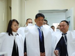 Ерөнхийлөгч У.Хүрэлсүх Улсын мал эмнэлэг, ариун цэврийн төв лабораторид ажиллалаа