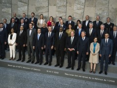 НАТО-ийн гишүүн орнуудын сайд нарын уулзалт өндөрлөв