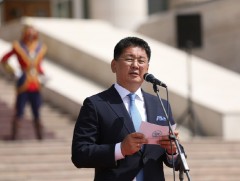 Ерөнхийлөгч У.Хүрэлсүх: Өргөсөн тангарагтаа үнэнч, эзэмшсэн мэргэжилдээ эзэн болж ажиллаарай