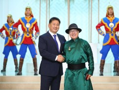 Шадавын Доржсүрэнд Монгол Улсын гавьяат жүжигчин цол хүртээв