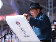 Ерөнхийлөгч У.Хүрэлсүх Эзэн Богд Чингис хааны эш хөргийг хүндэтгэн залах тухай зарлиг гаргалаа