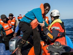 Итали улсад сүүлийн 24 цагийн дотор 1200 орчим цагаач иржээ 