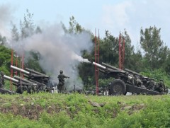 Тайвань өнөө өглөө арлынхаа өмнөдөд цэргийн сургуулилалт хийжээ