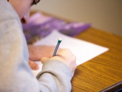 Тэнгэрийн оронд байгаа аавд бяцхан охиноос хаяглав