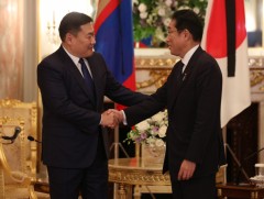 Төр, хувийн хэвшлийн хамтын ажиллагааг эрчимжүүлэхийн төлөө байгаагаа Монгол, Японы ерөнхий сайд н..