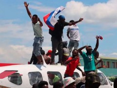 Гаитид бослого үймээн өрнөж байна 