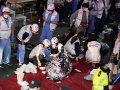 Сүнсний баярын хэт бөөгнөрлийн улмаас Сөүл хотод 151 хүн амиа алдлаа