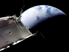 Орион сансрын хөлөг амжилттай буулаа 