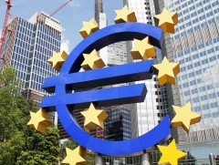 Европын төвбанк бодлогын хүүгээ 13 жилийн хамгийн дээд түвшинд хүргэлээ