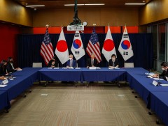 БНСУ, АНУ, Япон улсууд БНАСАУ-ын цөмийн зэвсгийн асуудлаар хэлэлцээ хийв 