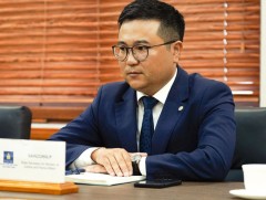 Авлига, албан тушаалын хэрэгт холбогдсон албан хаагчдыг төрийн албанд бүх насаар нь дахин ажиллуул..