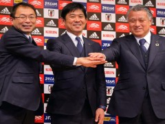 Японы хөлбөмбөгийн шигшээ багийн дасгалжуулагч Мориясү Хажимэгийн гэрээг 2026 оны ДАШТ сунгалаа