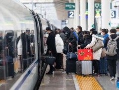 БНХАУ-д цагаан сарын баярын амралтаараа дотооддоо 300 гаруй сая хүн аялж, зорчжээ 