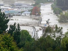 Шинэ Зеланд улс хар салхины үр дагаврыг арилгахад олон улсаас тусламж хүсчээ