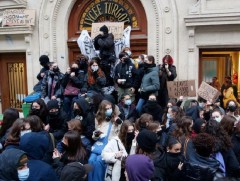 Франц даяар тэтгэврийн шинэчлэлийг эсэргүүцсэн үндэсний хэмжээний ажил хаялт эхлэв