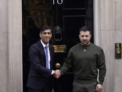 Володимир Зеленский Оросын довтолгооноос хойших хилийн чанадын 2 дахь айлчлалаа эхэлжээ