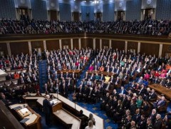 АНУ-ын Төлөөлөгчдийн танхим агаарын орон зайг нь зөрчсөнийг буруутгасан тогтоолыг санал нэгтэйгээр..