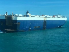 “Чери”-гийн 4500 шинэ автомашиныг тээвэрлэж явсан хөлөг онгоцонд гал гарчээ