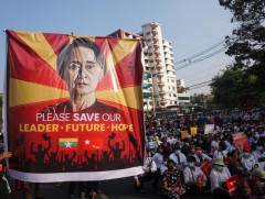 Мьянмар дахь цэргийн дэглэмийнхэн сөрөг хүчний намуудыг татан буулгажээ 