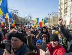 Молдавт жагсаалын үеэр эмх замбараагүй байдал дэгдсэнд Оросын тусгай албадыг буруутгажээ