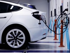 Европын холбоо АНУ-тай цахилгааны машины зай хураагуурт ашигладаг эрдэс, металлын гэрээ байгуулах ..