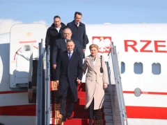 Бүгд Найрамдах Польш Улсын Ерөнхийлөгч Анджей Дуда гэргийн хамт Монгол Улсад хүрэлцэн ирэв