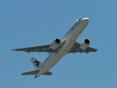 БНХАУ-д үйлдвэрлэсэн зорчигч тээврийн онгоц анхны нислэгээ хийв