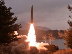 Япон улс БНАСАУ-ын пуужин хөөргөлтөд өндөржүүлсэн бэлэн байдлаа хэвээр мөрдөнө