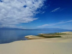 Дөргөн нуурын эрэг дээр 