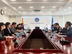 “Төрийн удирдлагын салбарт цогц дэмжлэг үзүүлэх арга барил тодорхойлох судалгаа”-ны багийн гишүүди..