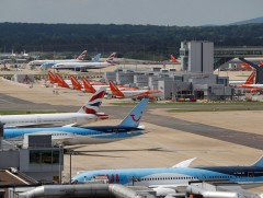 Лондон хотын Гэтвикийн нисэх буудал нислэгийн тоогоо цөөрүүлжээ