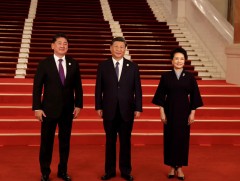 Монгол Улсын Ерөнхийлөгч У.Хүрэлсүхийг БНХАУ-ын дарга Ши Жиньпин угтлаа