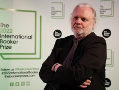 Норвегийн зохиолч Юн Фоссе 2023 оны утга зохиолын салбарын Нобелийн шагналыг хүртлээ