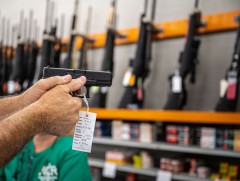 АНУ-ын Засгийн газар галт зэвсгийн гэмт хэрэгтэй эрчимтэй тэмцэнэ