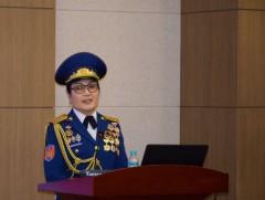 Онцгой байдлын байгууллагын найм дахь эмэгтэй доктор 